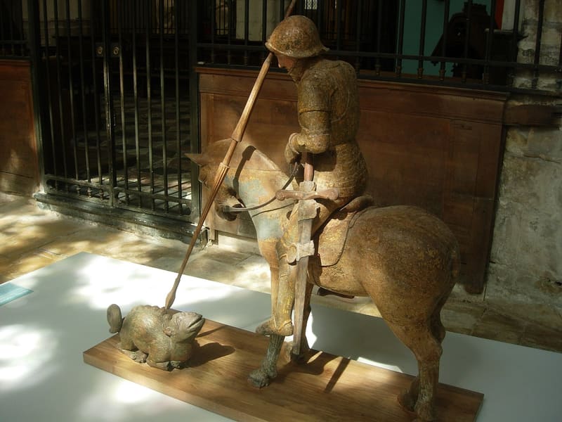 Saint Georges terrassant le dragon (statue classée)